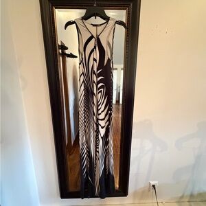 Elegant Black and White Maxi Dress